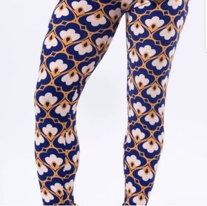 Blue Scallop Leggings by Agnes & Dora